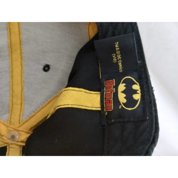 Official DC Comics Batman Black Embroidered Logo And Yellow Bill Hat - Picture 7 of 8